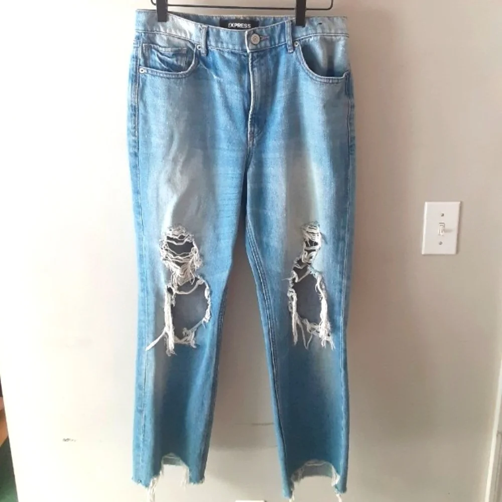 Distressed high rise jeans size 6 - Picture 1 of 8